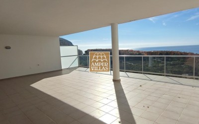 Schöne moderne Wohnung in Strandnähe mit Panoramablick.